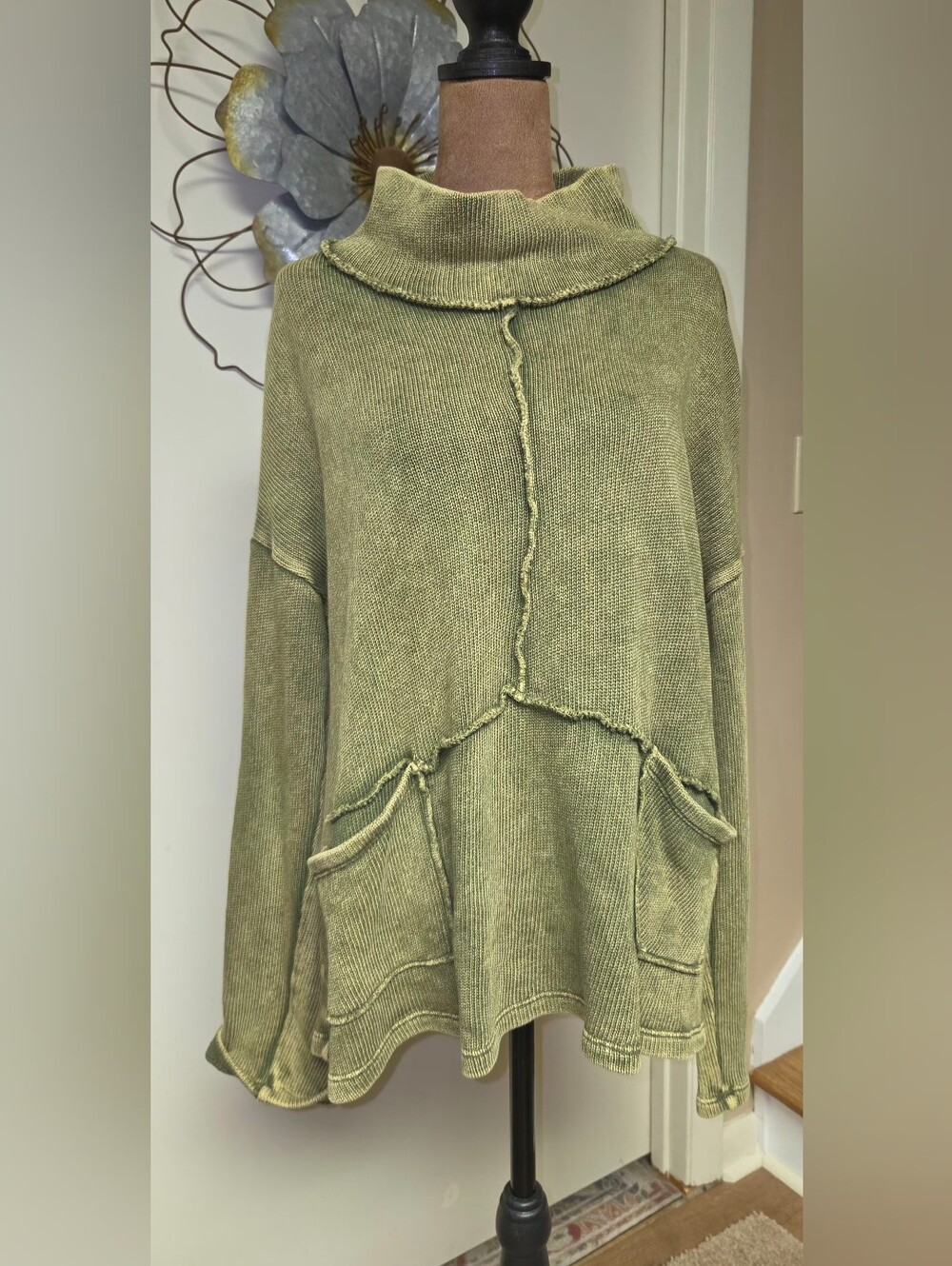 Olive Green Women’s Oversized Knit Sweater with Front Pockets